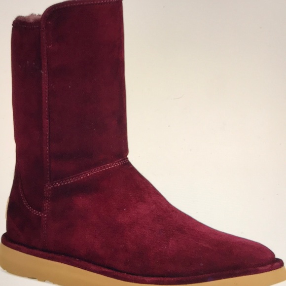 UGG Shoes - 🌺🌺HOST PICK🌺🌺 NWOT Ugg maroon (port) boots